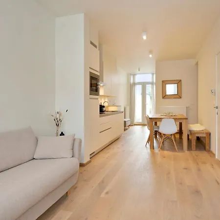 Renovated Apt On Perfect Location Just 1 Minute From Lippenslaan * קנוקה-הייסט