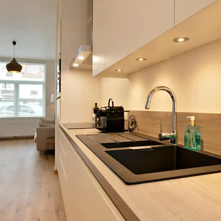 Renovated Apt On Perfect Location Just 1 Minute From Lippenslaan קנוקה-הייסט
